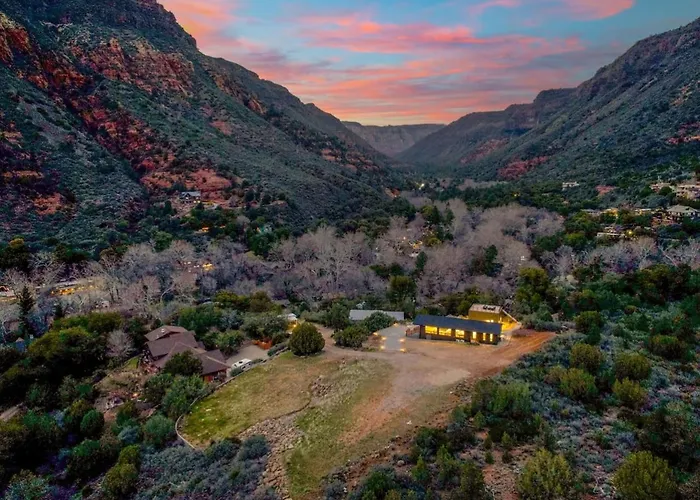 Of The World Retreat Oak Creek Canyon *