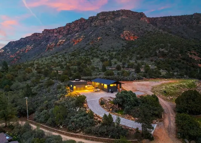 Of The World Retreat Oak Creek Canyon