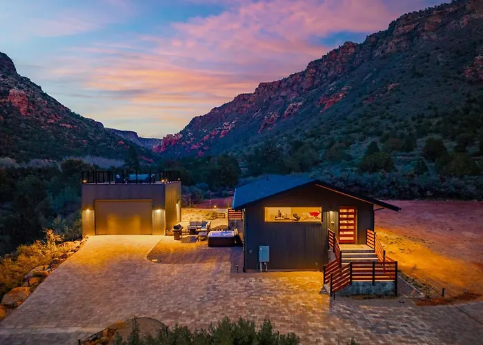 Of The World Retreat Oak Creek Canyon
